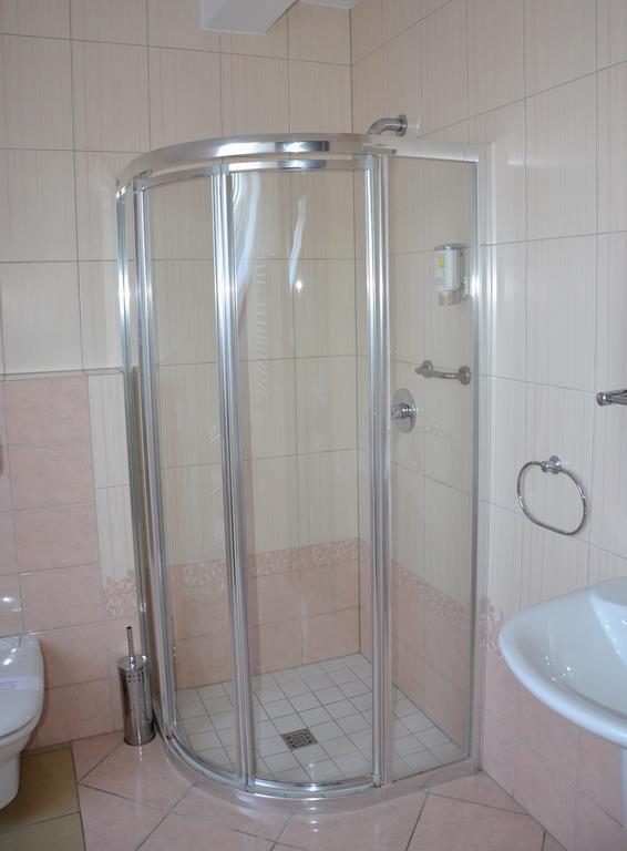 Hotel Nowodworski Legnica Chambre photo
