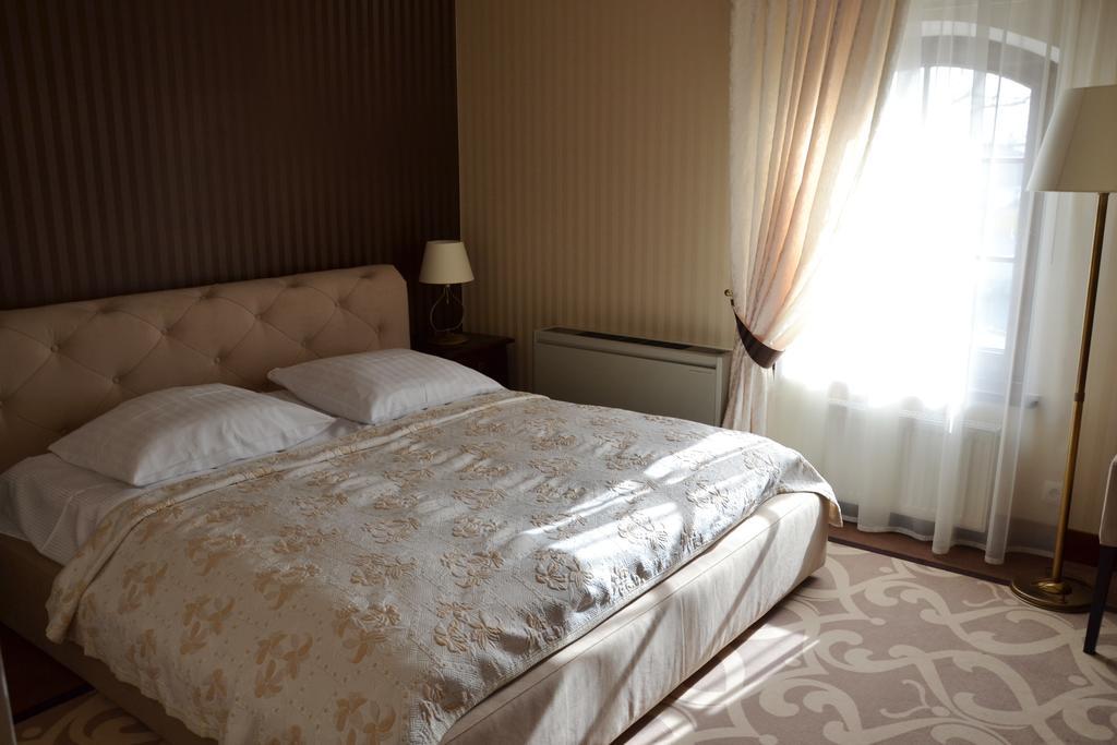 Hotel Nowodworski Legnica Extérieur photo
