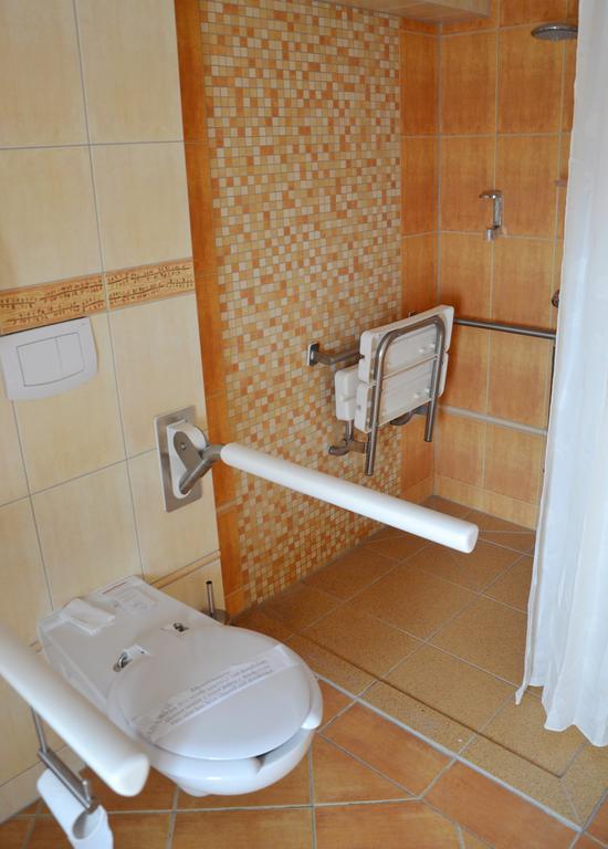 Hotel Nowodworski Legnica Extérieur photo