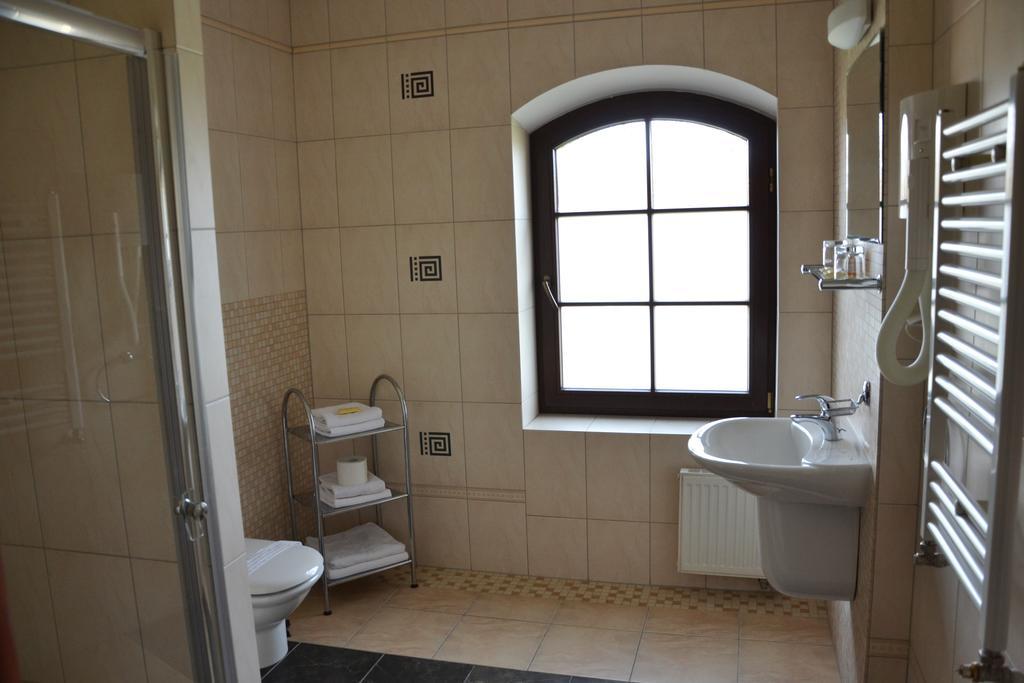 Hotel Nowodworski Legnica Extérieur photo