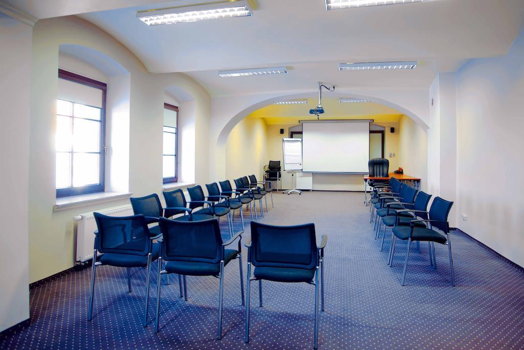 Hotel Nowodworski Legnica Extérieur photo