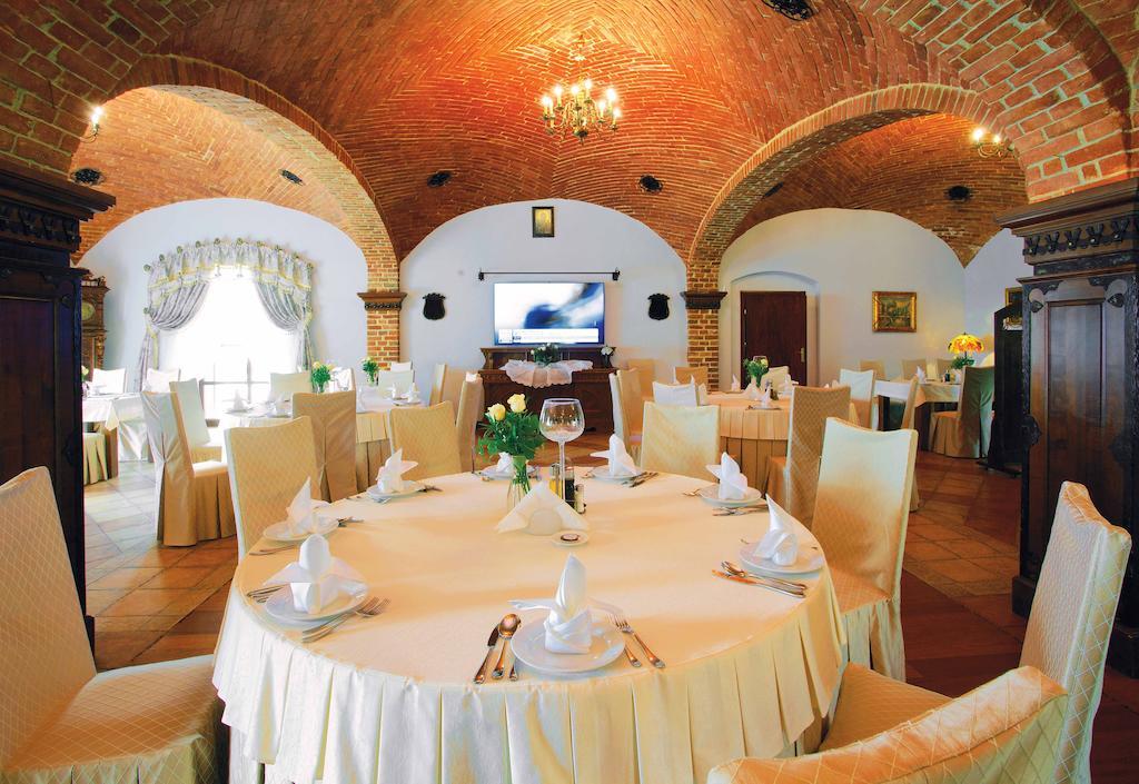 Hotel Nowodworski Legnica Extérieur photo