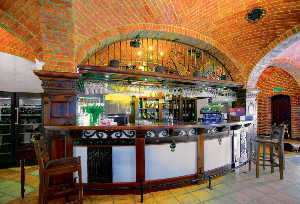 Hotel Nowodworski Legnica Extérieur photo