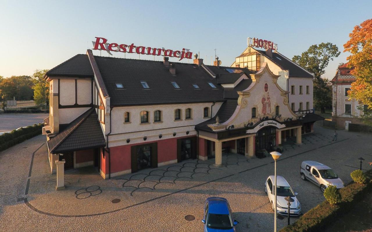 Hotel Nowodworski Legnica Extérieur photo