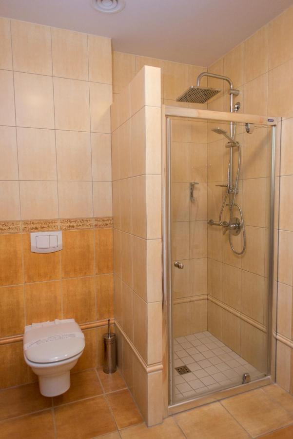 Hotel Nowodworski Legnica Extérieur photo